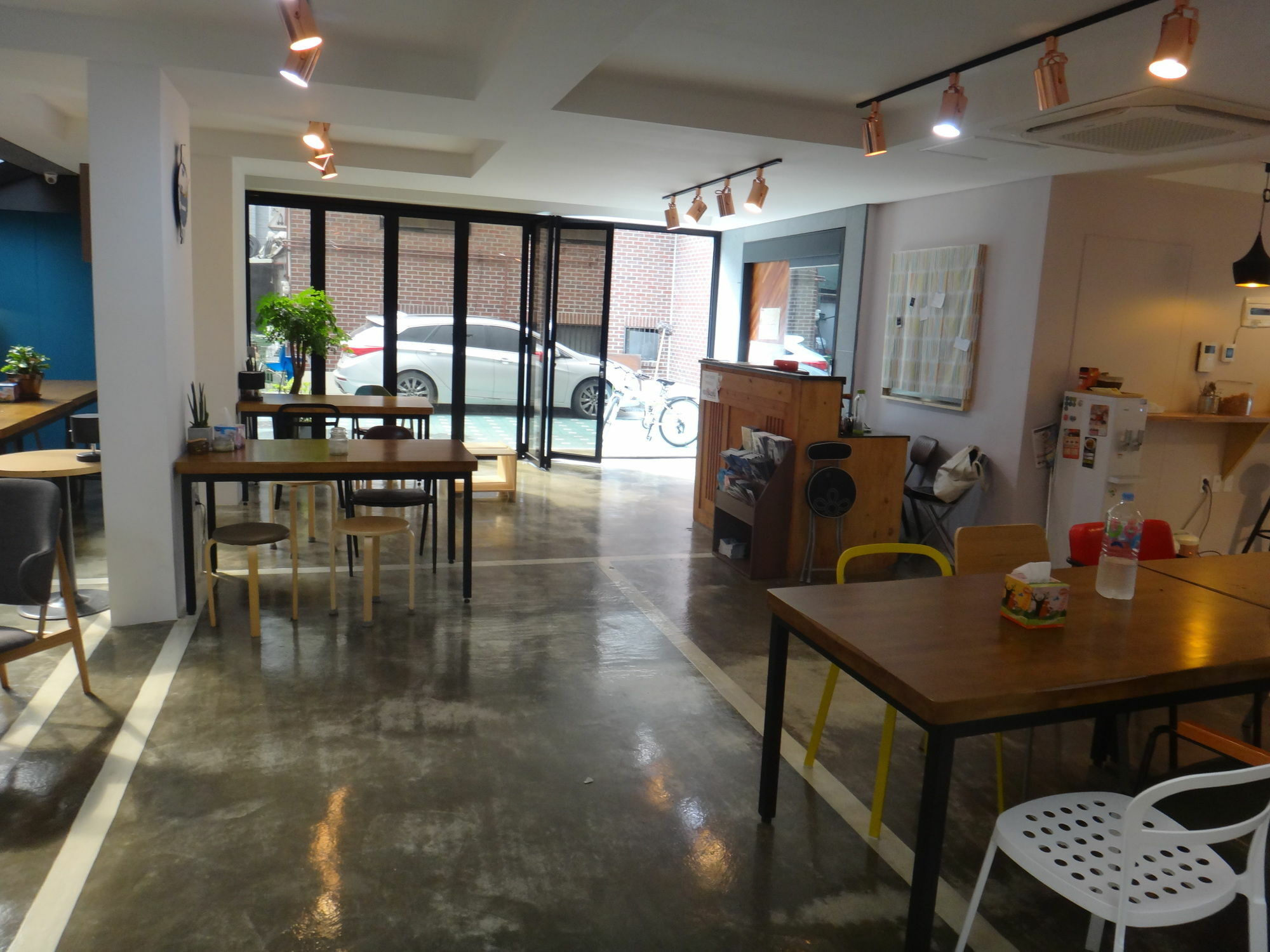 首爾 弘大阳光明媚小山旅舍酒店 外观 照片