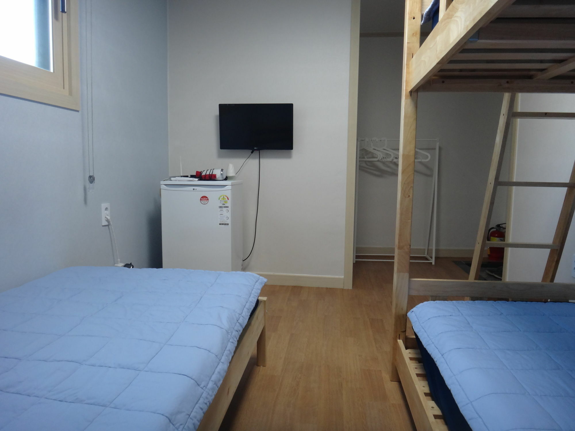 首爾 弘大阳光明媚小山旅舍酒店 外观 照片