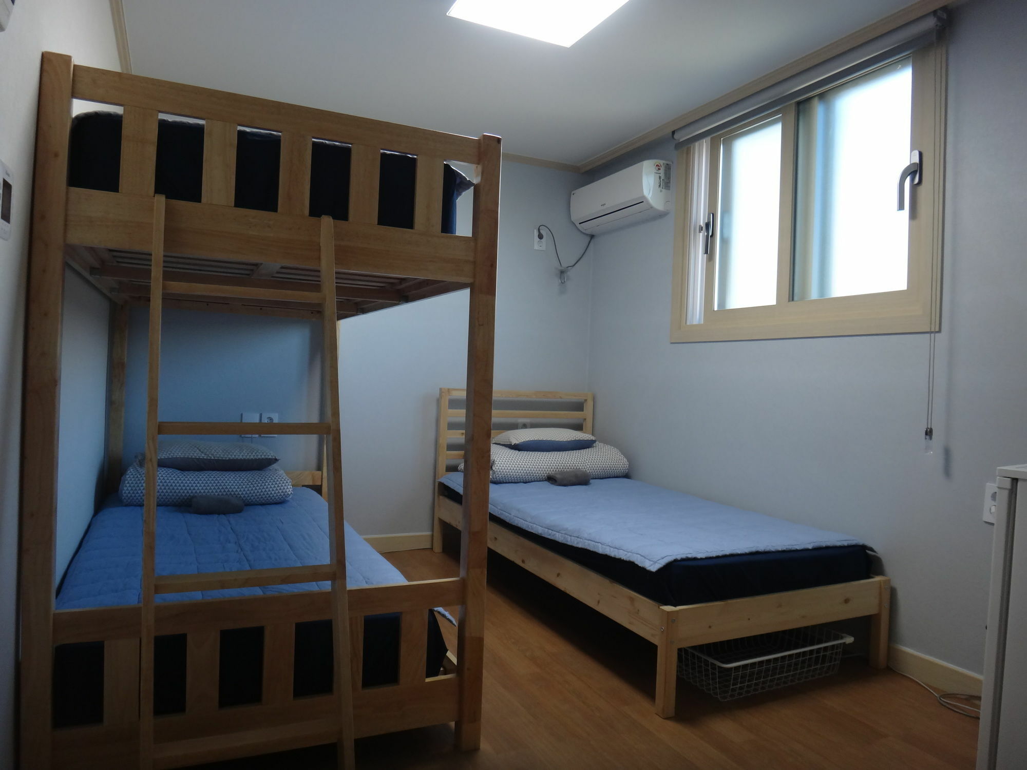首爾 弘大阳光明媚小山旅舍酒店 外观 照片
