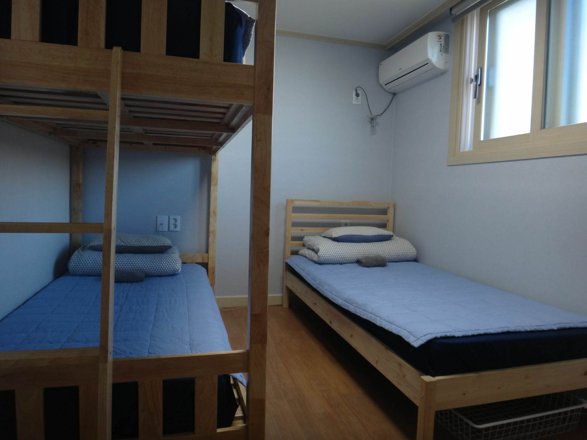首爾 弘大阳光明媚小山旅舍酒店 外观 照片