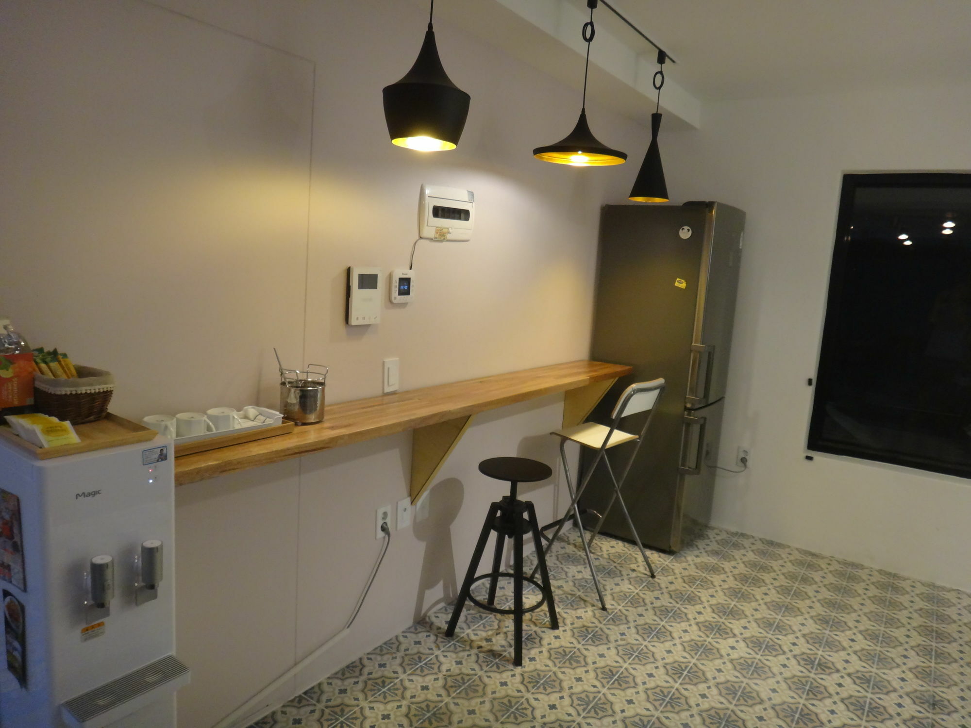 首爾 弘大阳光明媚小山旅舍酒店 外观 照片