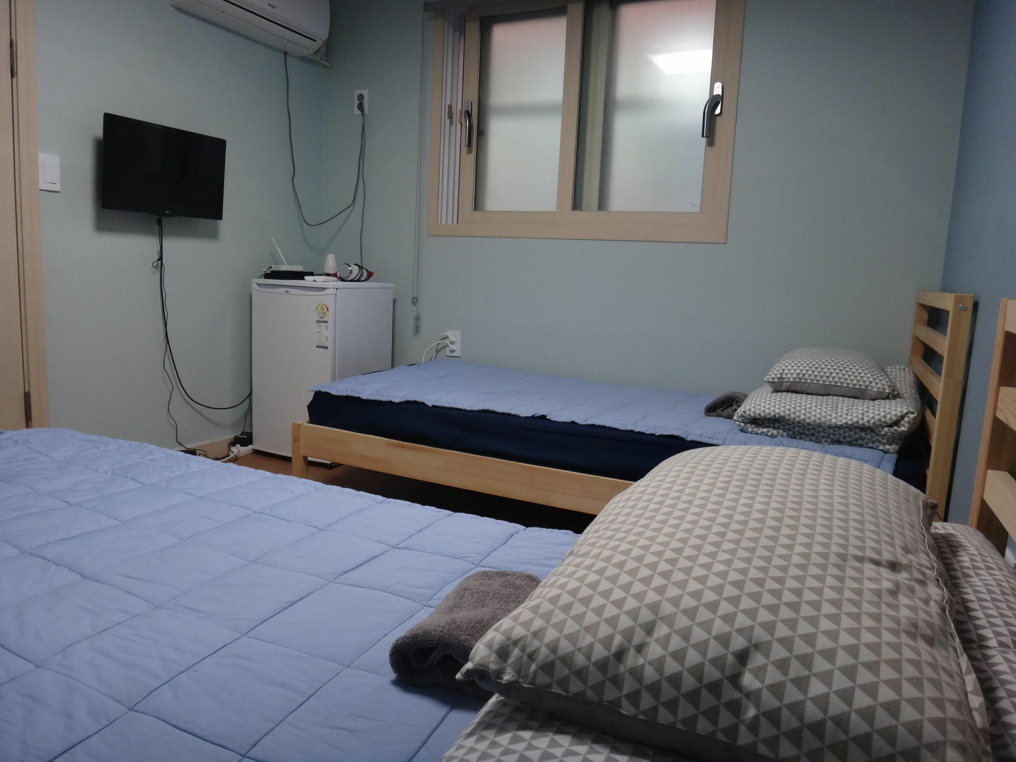 首爾 弘大阳光明媚小山旅舍酒店 外观 照片