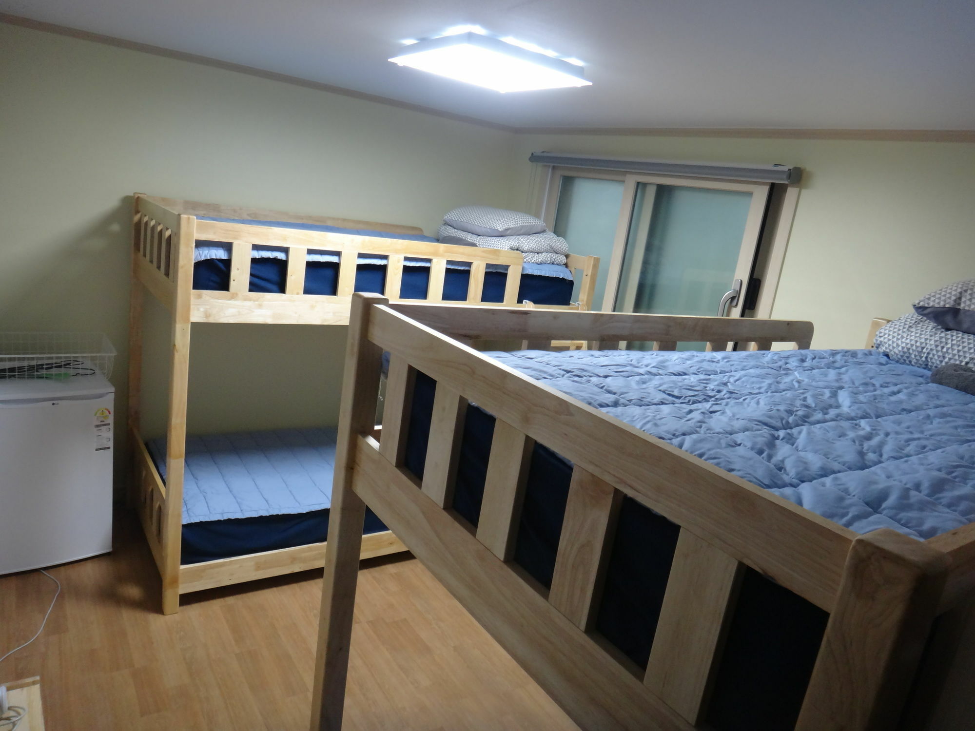 首爾 弘大阳光明媚小山旅舍酒店 外观 照片